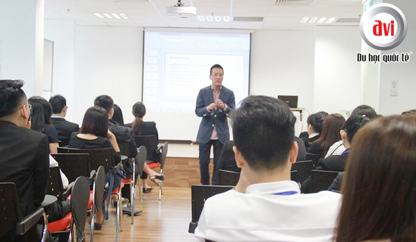 Chương trình dạy của học viện ERC gắn liền với thực tiễn