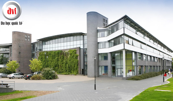 Đại học Warwick là đại học nghiên cứu hàng đầu tại Anh
