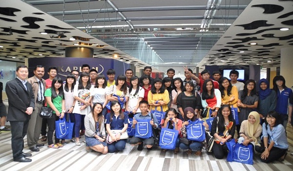 Học viện Kaplan - du học sinh