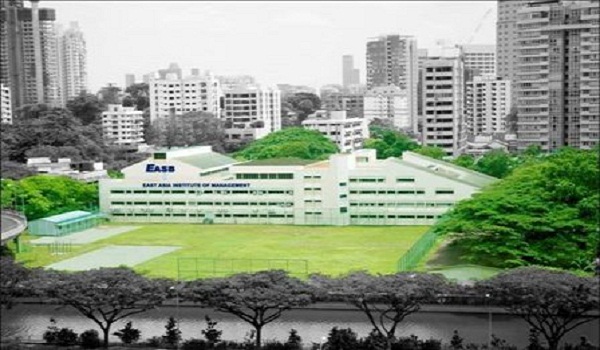 khuôn viên học viện quản lý easb