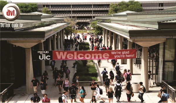 sinh viên trường đại học illinois