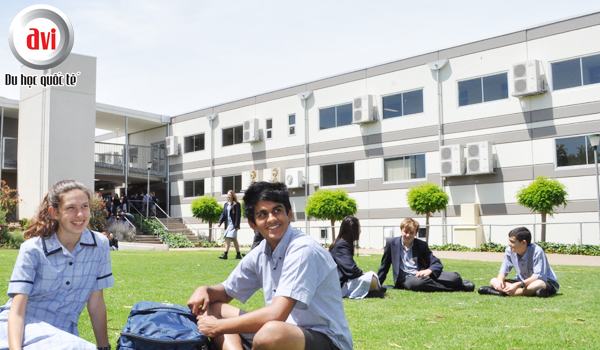 Trường Woodcroft College tọa lạc tại thành phố Morphett, miền Nam nước Úc