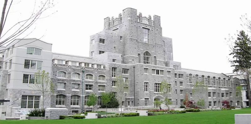 Đại học Canada West