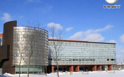 Du học Canada: Ontario Tech University gia hạn hạn nộp hồ sơ và học bổng hấp dẫn