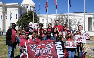 Troy University (Mỹ): Miễn Phí Ghi Danh & Cơ Hội Học Bổng Tự Động Lên Tới $11,000